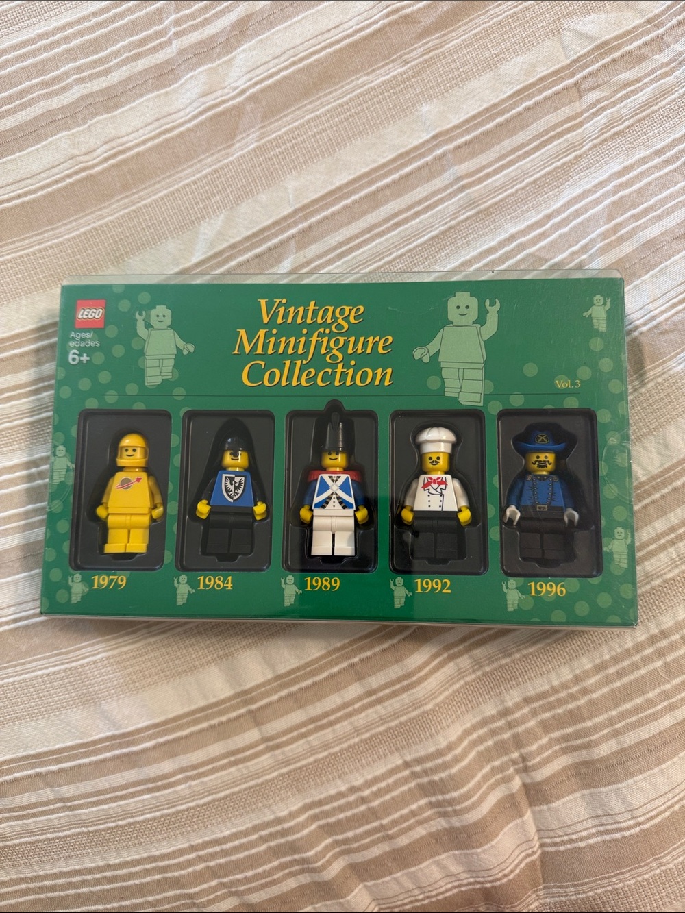 Lego Vintage Minifigure Collection - Green Packaging with Yellow & Blue Figures